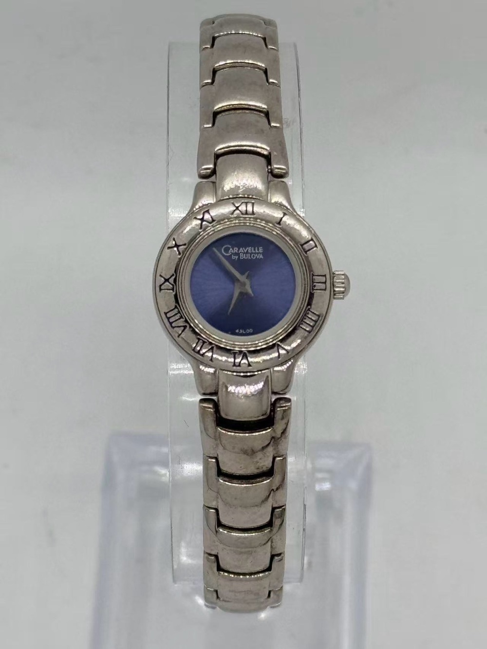 Vintage Caravelle by Bulova Women’s Quartz Watch 19mm Blue Dial Mew Battery Runs